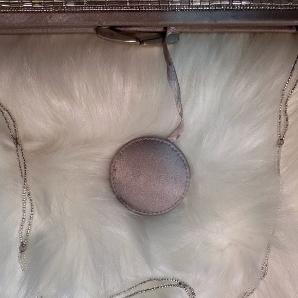 Beaded Valerie Stevens clutch - Picture 6 of 9